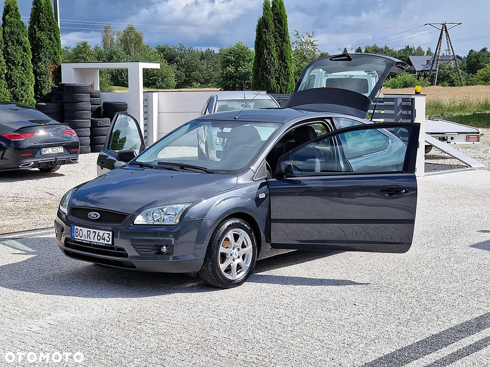 Ford Focus 1.6 16V Ambiente - 19
