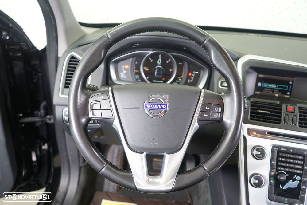 Volvo XC 60 2.0 D3 Momentum Geartronic - 21