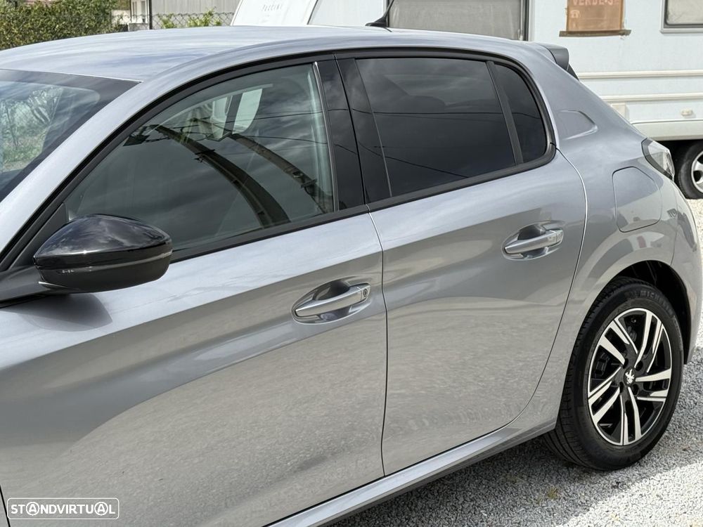 Peugeot 208 1.2 PureTech Allure - 18