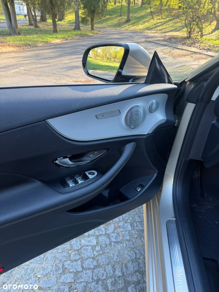 Mercedes-Benz Klasa E 200 4-Matic 9G-TRONIC - 16