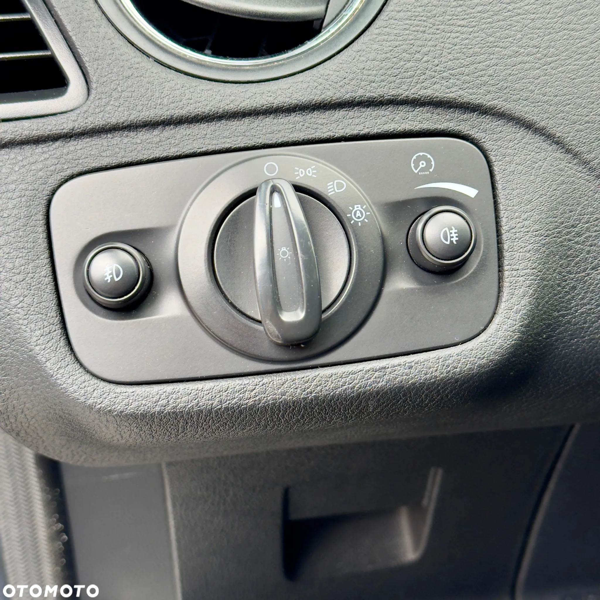 Ford S-Max - 13