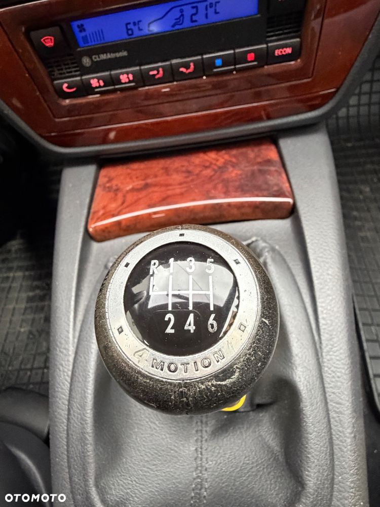 Volkswagen Passat 1.9 TDI 4Motion Highline - 19