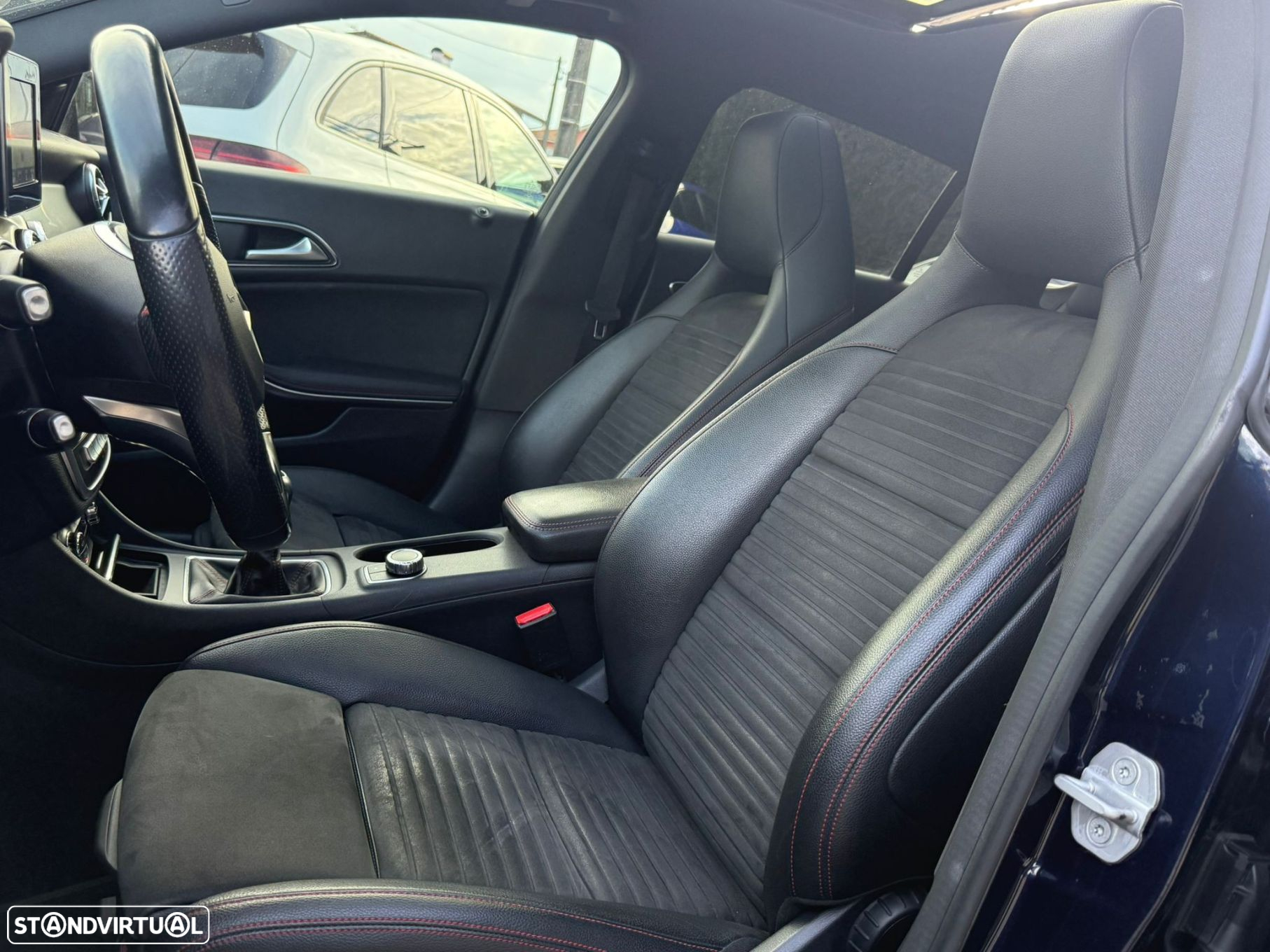 Mercedes-Benz CLA 200 d Shooting Brake AMG Line - 12