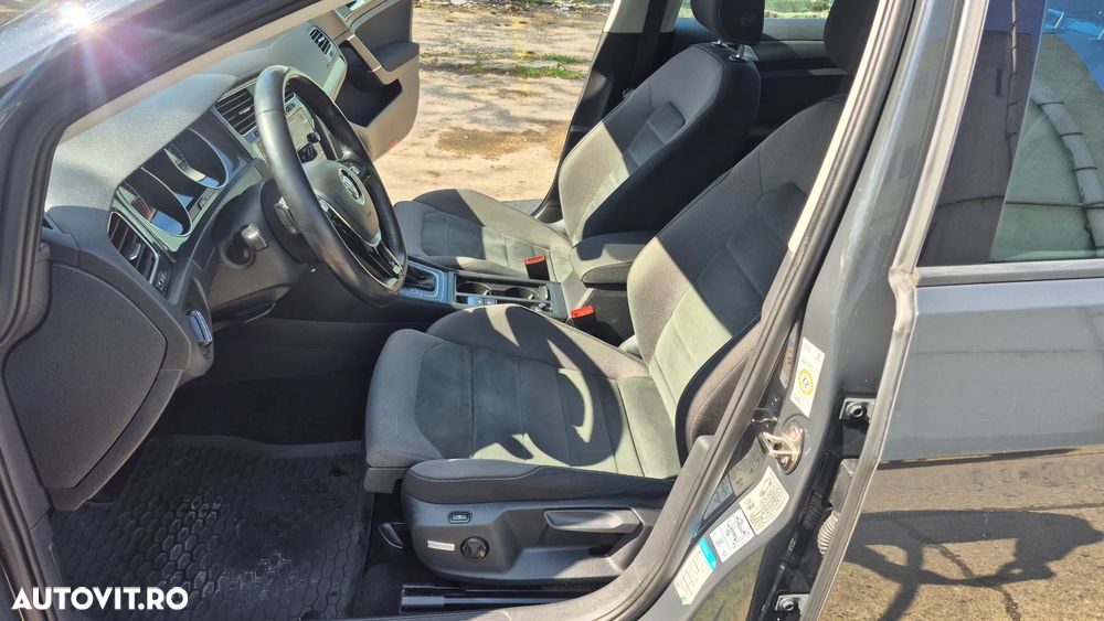 Volkswagen Golf - 11