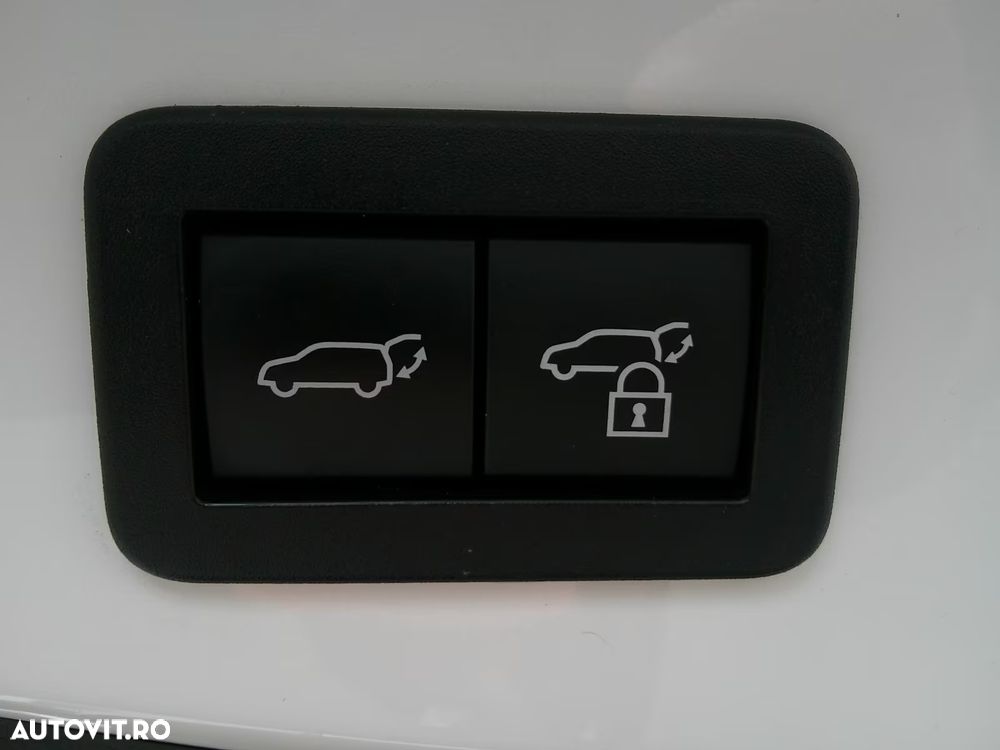 Toyota C-HR 2.0 Hybrid Team Deutschland - 9