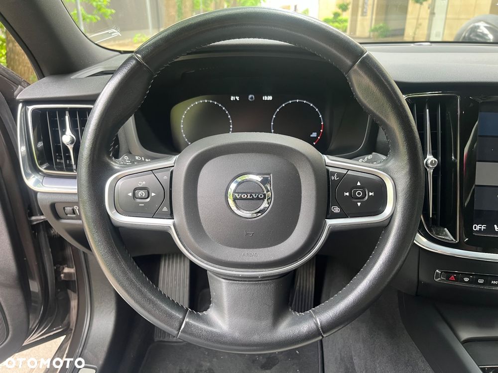 Volvo V60 T4 Momentum Pro - 18