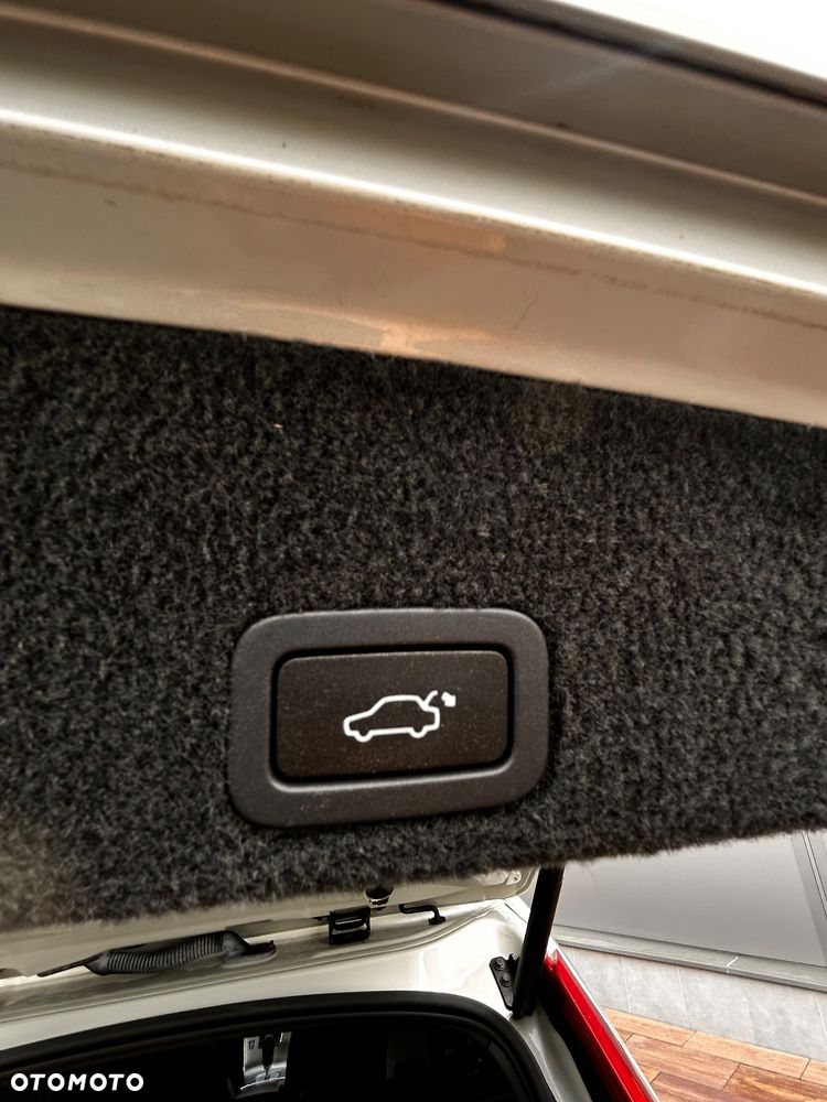 Volvo XC 60 D4 Geartronic Momentum - 32