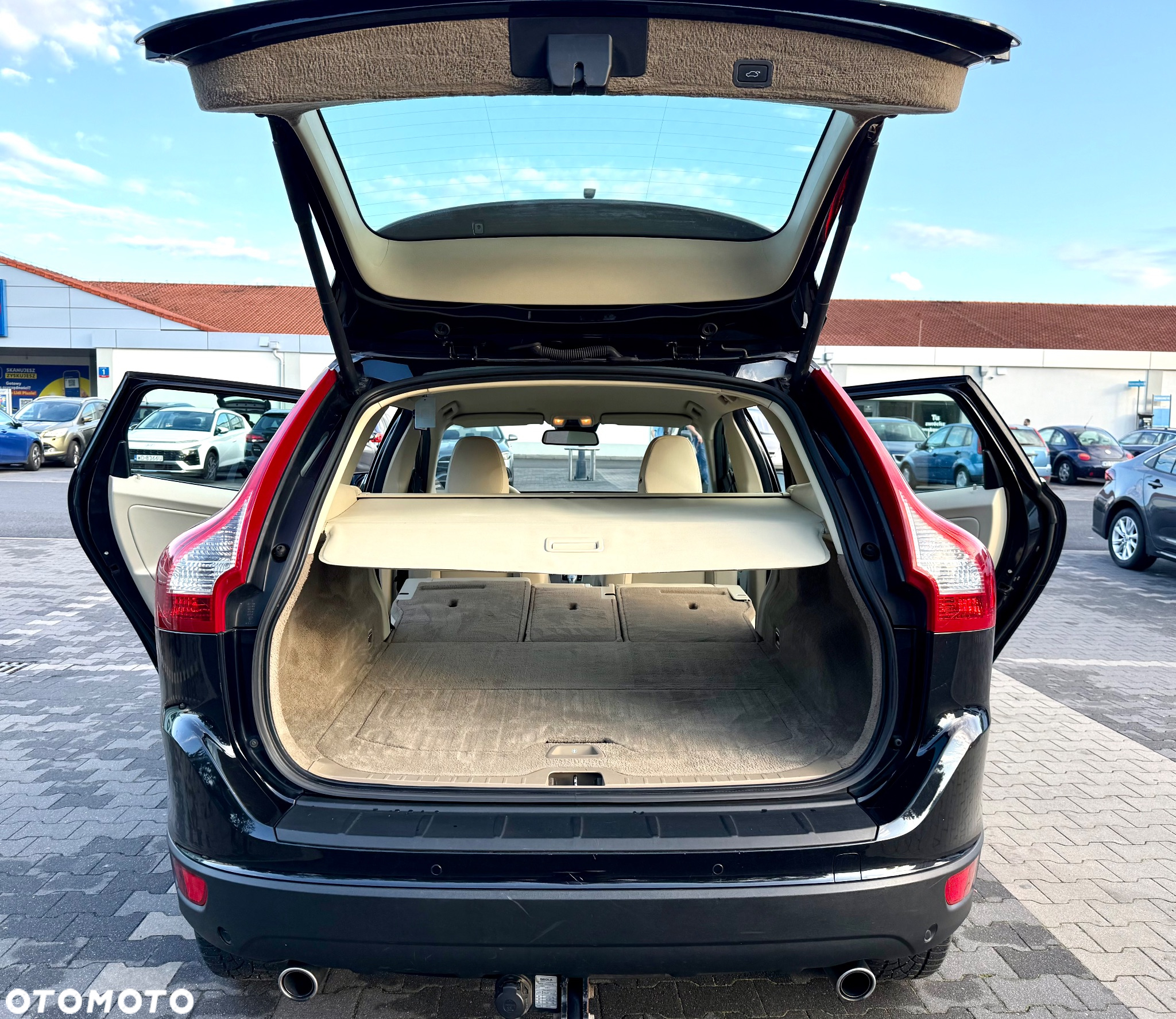 Volvo XC 60 2.4D AWD Momentum - 32