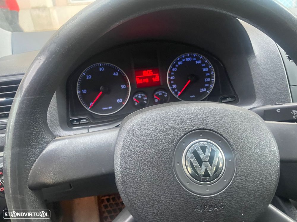VW Golf 2.0 TDi Comfortline - 5