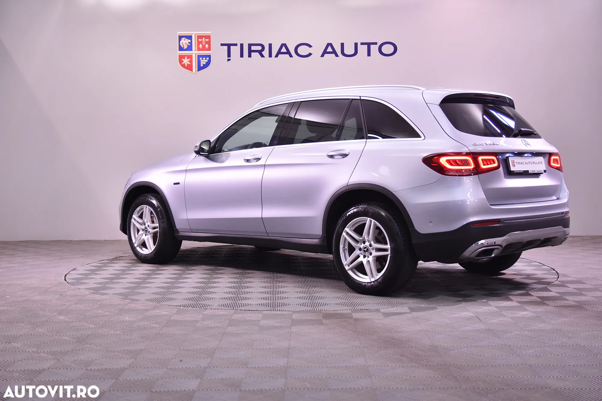 Mercedes-Benz GLC 300 e 4MATIC - 3