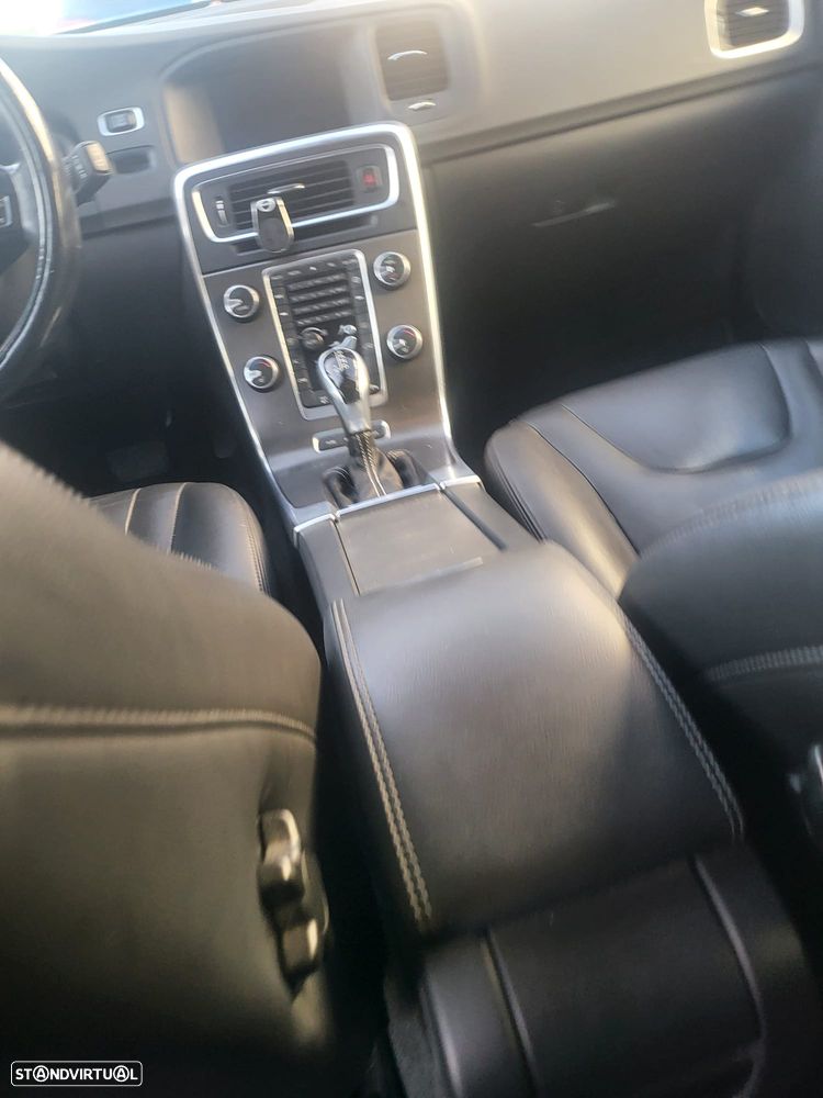 Volvo V60 D5 Geartronic Summum - 13