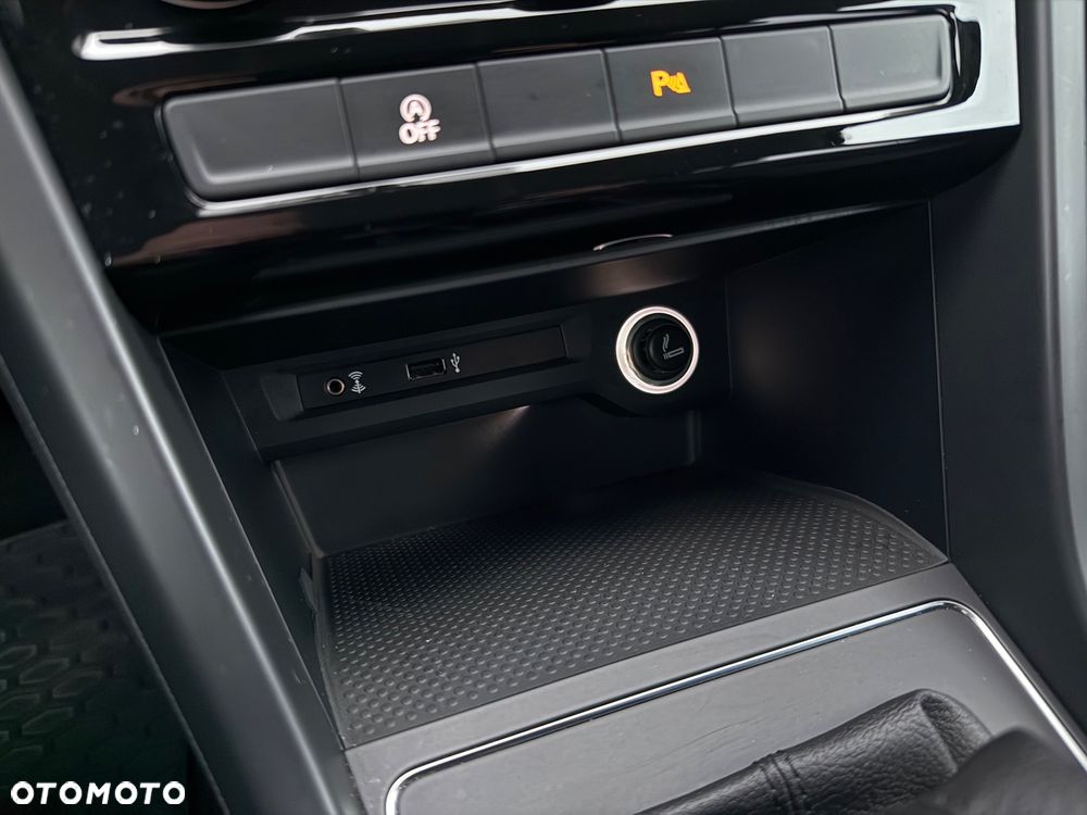 Volkswagen Touran 1.6 TDI BMT SCR Comfortline - 26