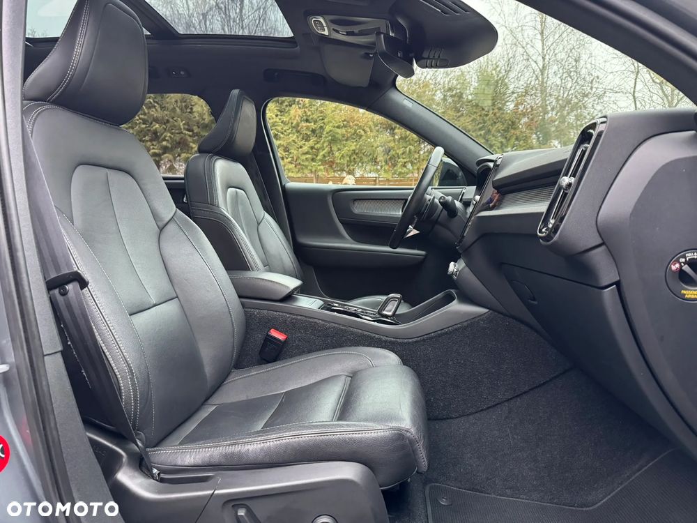 Volvo XC 40 D4 AWD Geartronic R-Design - 23