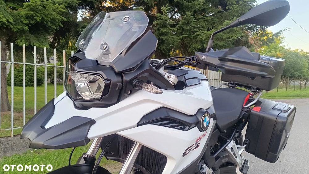 BMW F - 11