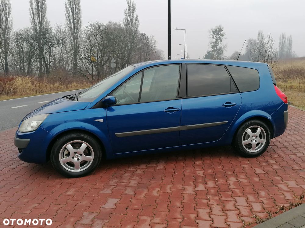 Renault Grand Scenic 2.0 16V Avantage - 8