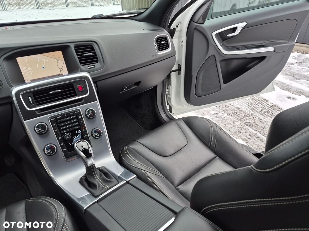 Volvo S60 D4 Geartronic Linje Svart - 19