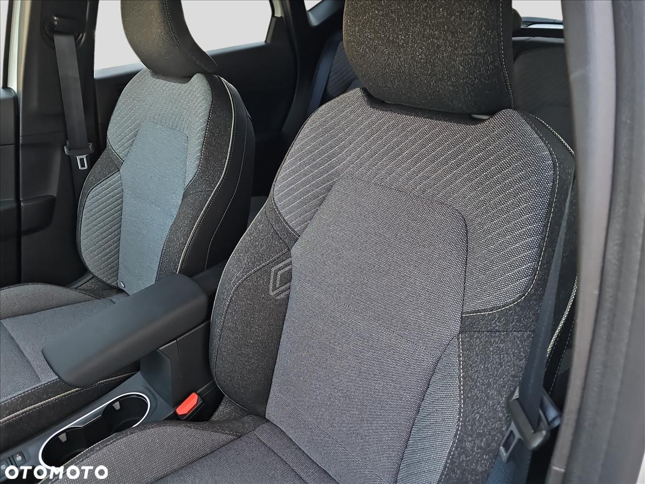 Renault Captur 1.0 TCe Techno - 12