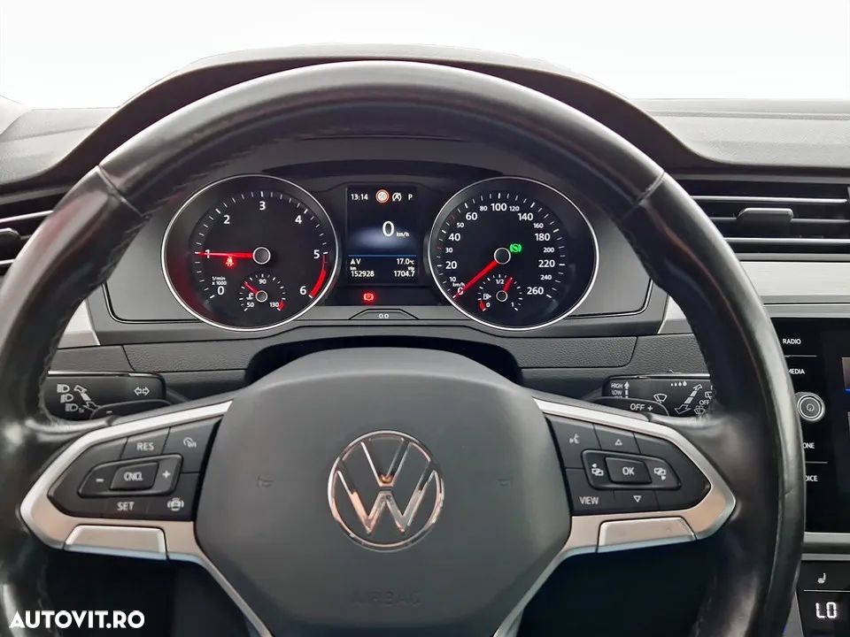 Volkswagen Passat - 19