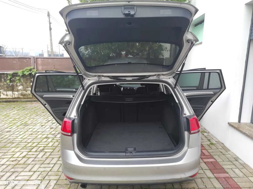 VW Golf Variant 1.6 TDi Confortline - 21