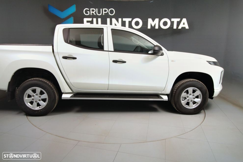 Mitsubishi L200 2.3 DI-D CD Invite 4WD - 7