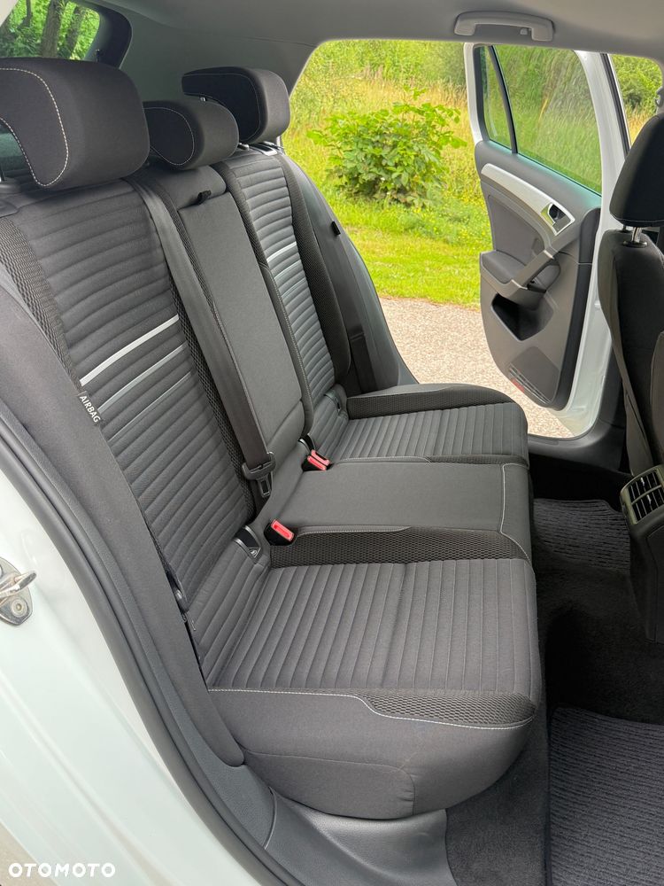 Volkswagen Golf - 21