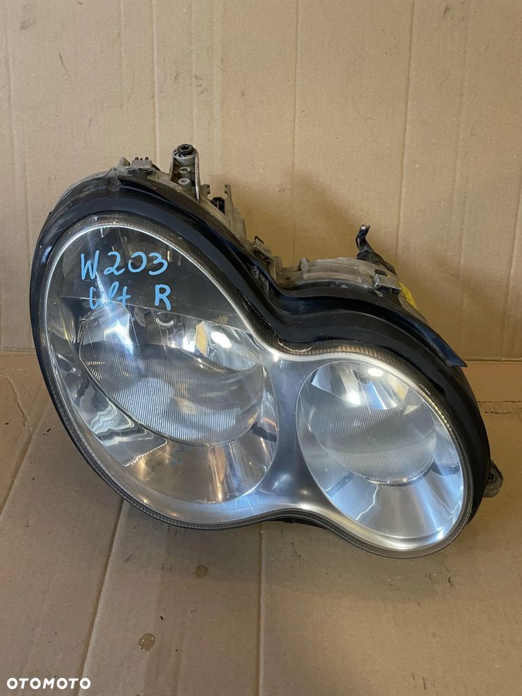 Lampa Mercedes W203 lift prawy przód A2038203261 OE - 1