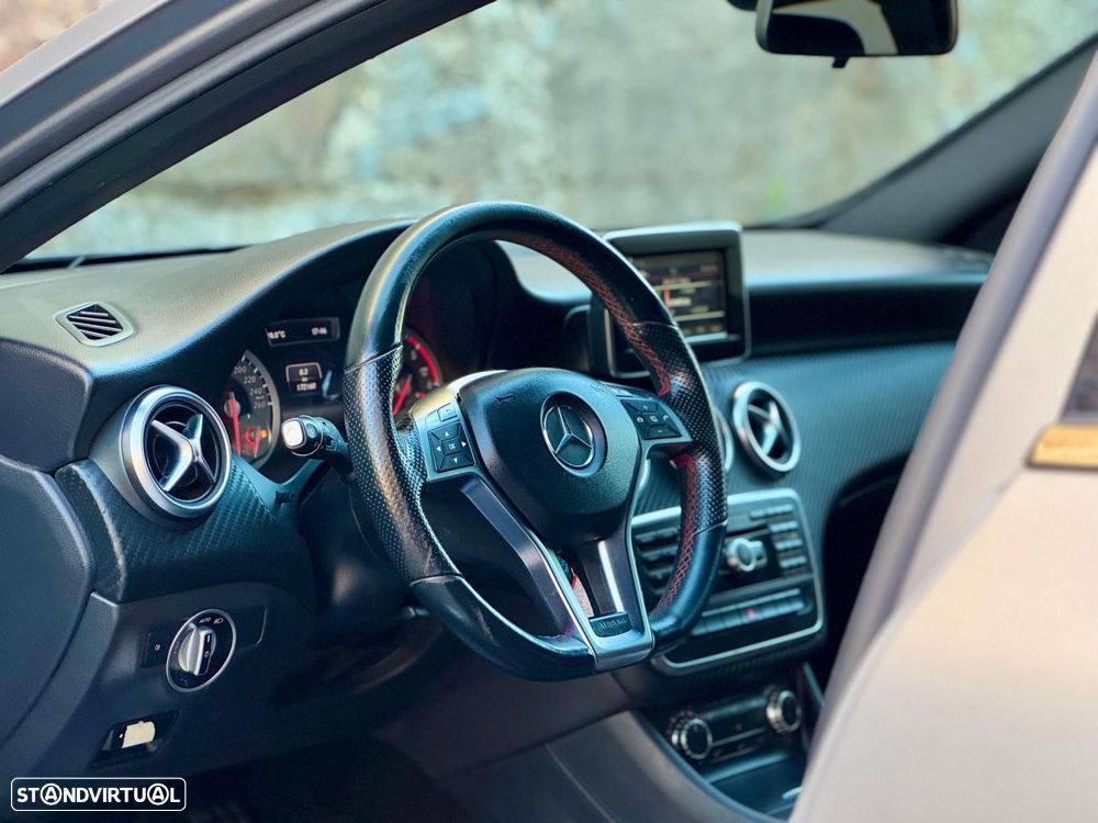 Mercedes-Benz A 180 d AMG Line - 23