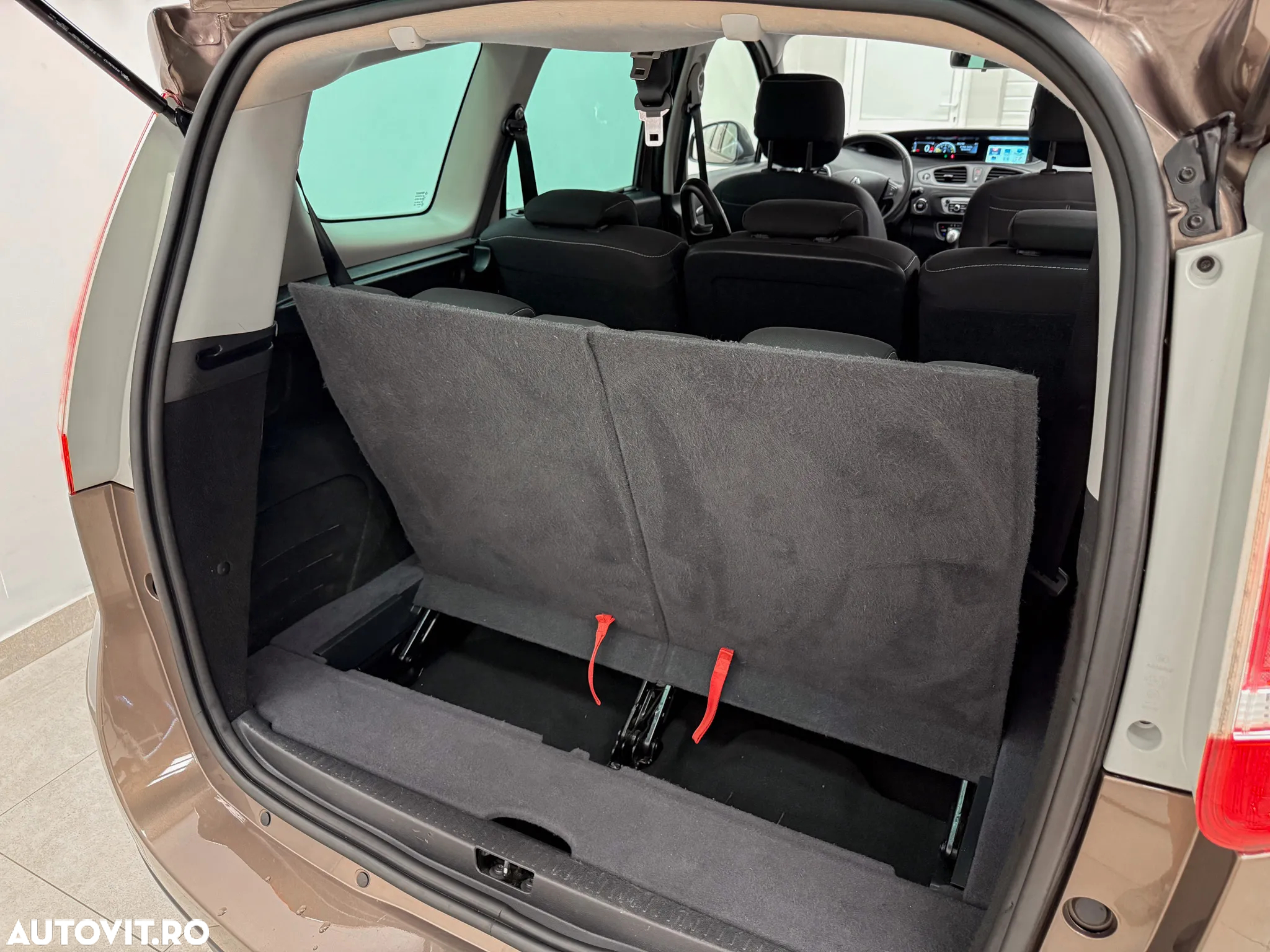Renault Grand Scenic dCi 110 LIMITED - 8