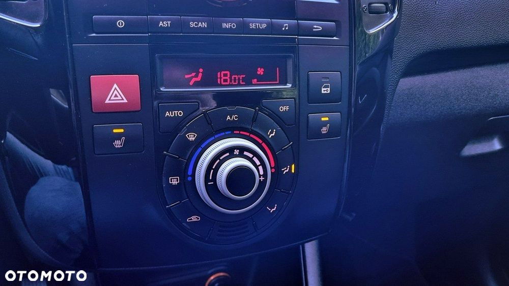 Kia Venga - 15
