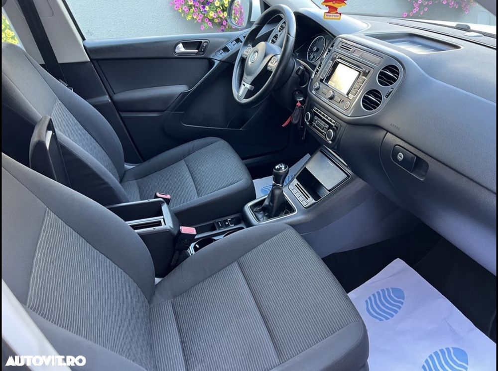 Volkswagen Tiguan 2.0 TDI DPF BlueMotion Technology Trend & Fun - 12