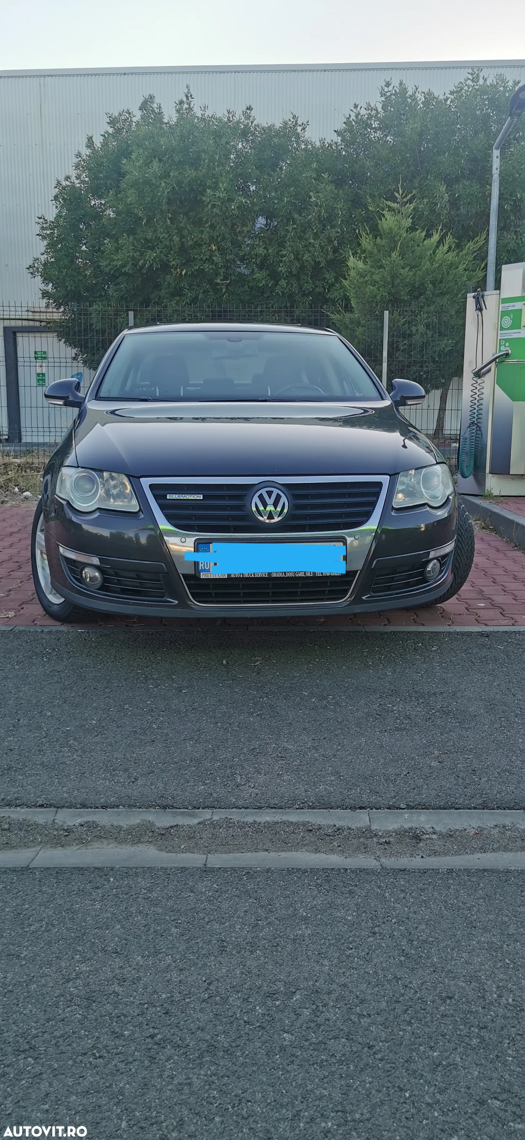 Volkswagen Passat 2.0TDI Comfortline DPF Bluemotion Technology - 2