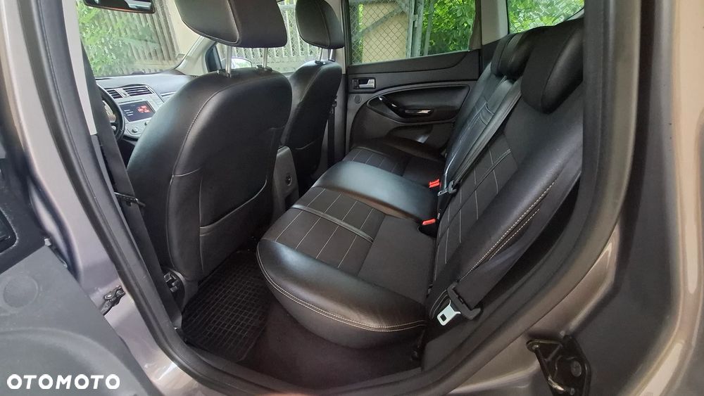 Ford Kuga 2.0 TDCi 4WD Titanium Plus - 28