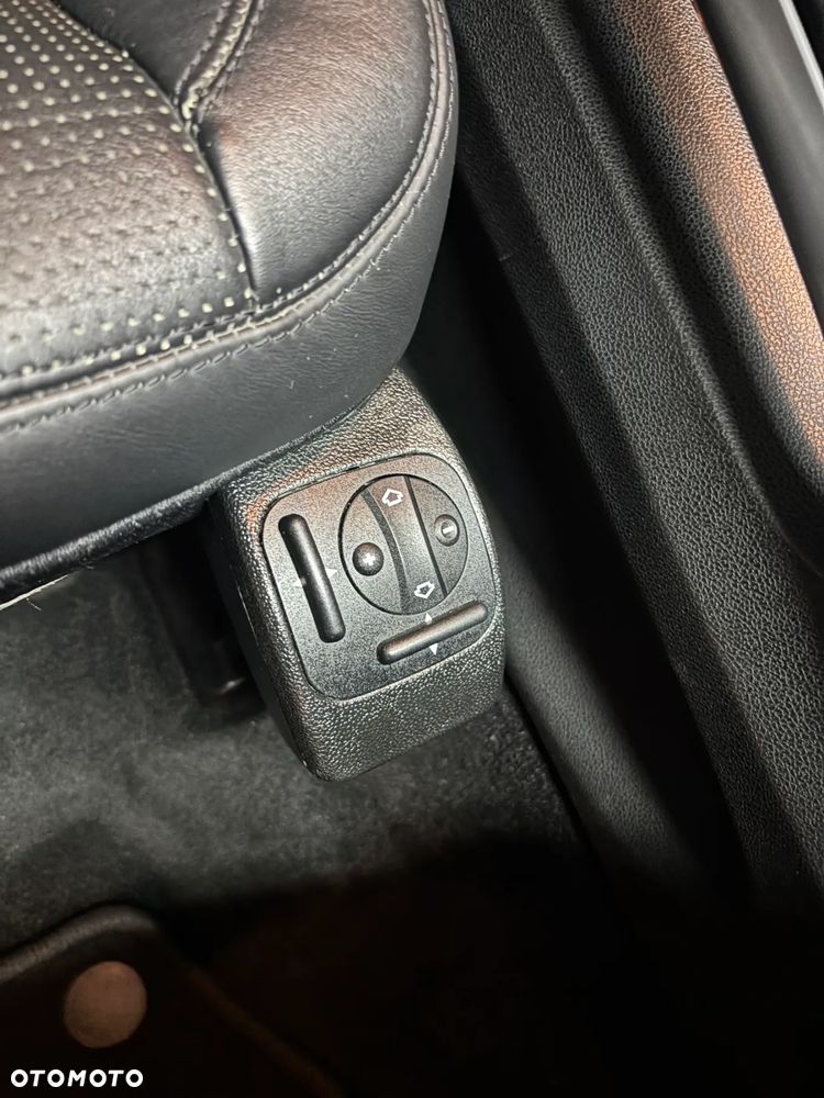 Mercedes-Benz ML 63 AMG 4-Matic - 28