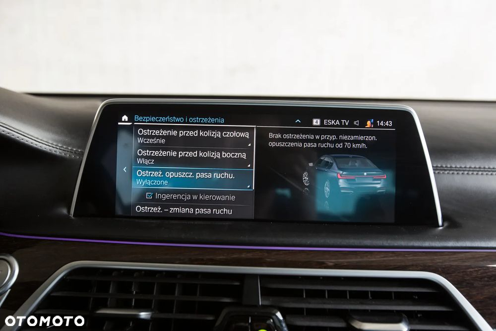 BMW Seria 7 745e sport - 35