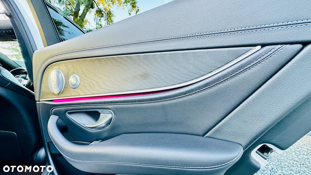 Mercedes-Benz Klasa E 220 d 4-Matic 9G-TRONIC - 17