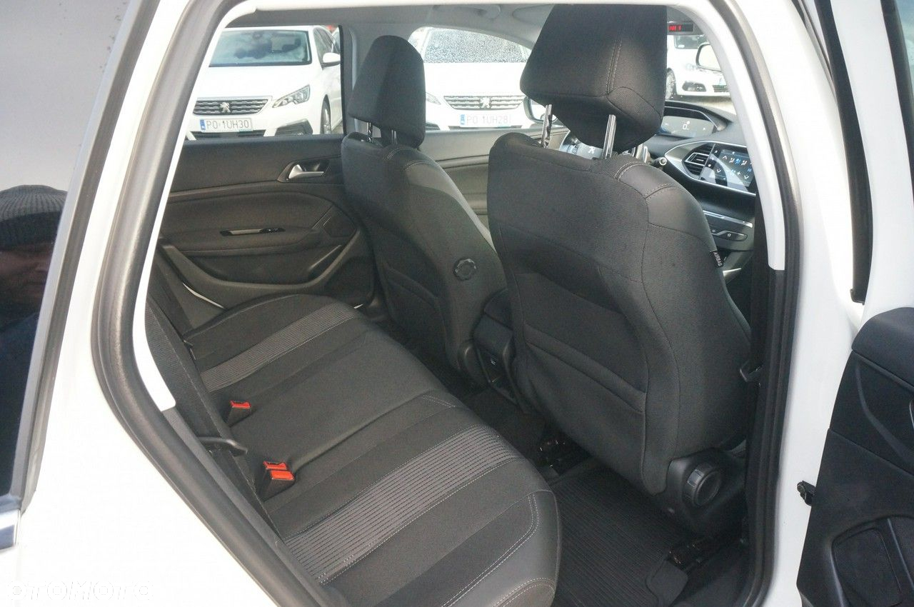 Peugeot 308 1.5 BlueHDi Allure Pack S&S EAT8 - 31