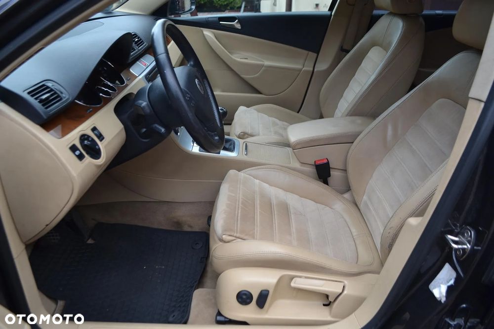 Volkswagen Passat Variant 2.0 TDI Highline - 23