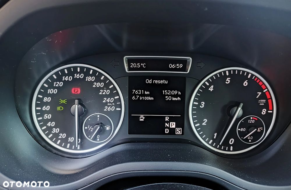 Mercedes-Benz Klasa B 180 7G-DCT - 24