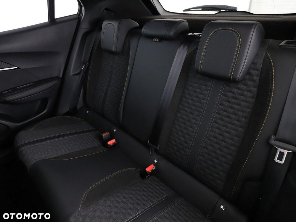 Peugeot 2008 PureTech 130 Allure S&S EAT8 - 18