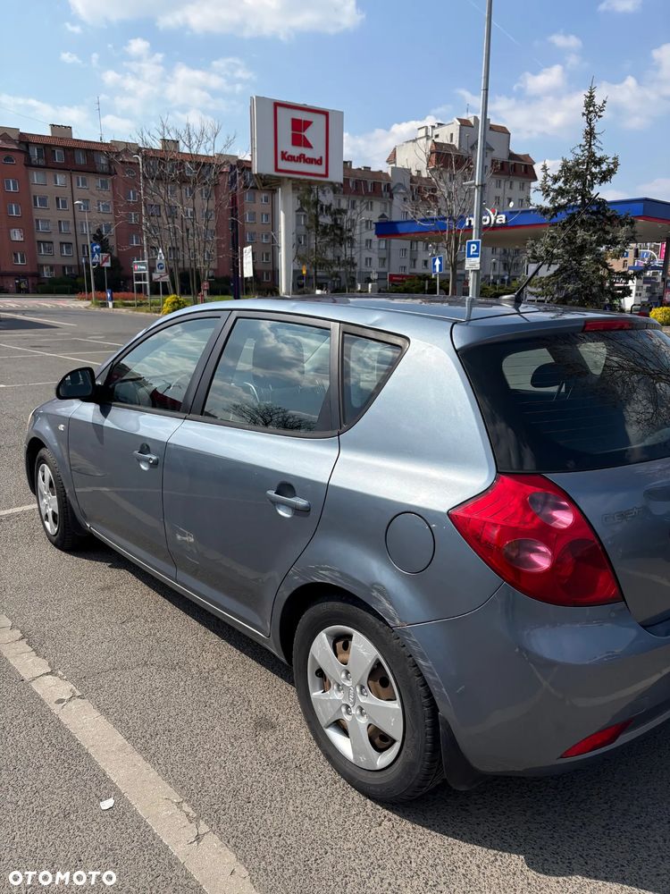 Kia Ceed 1.6 Comfort - 4