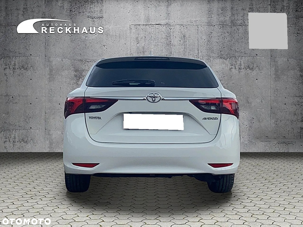 Toyota Avensis 2.0 D-4D Premium - 9