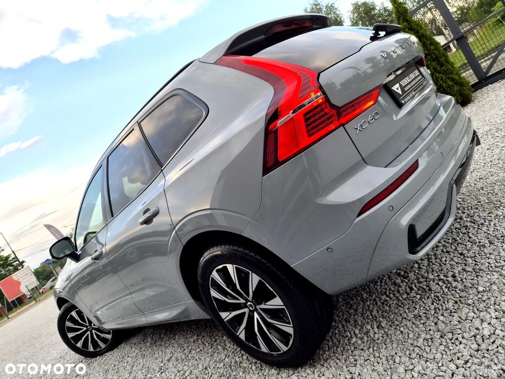 Volvo XC 60 B4 D AWD Plus Dark - 37