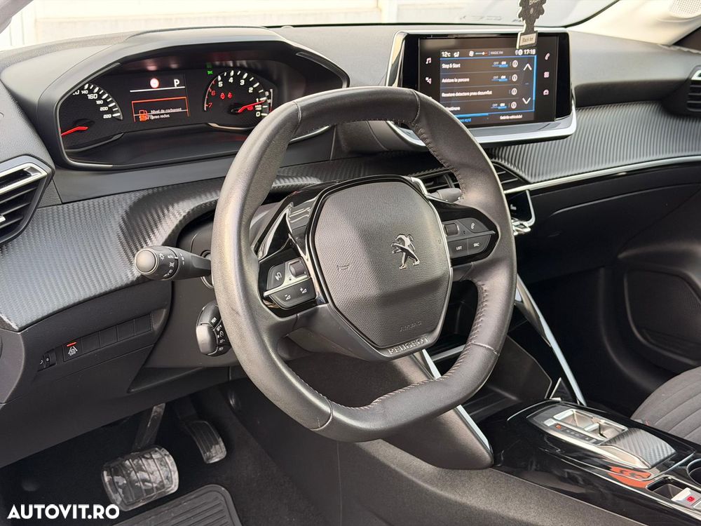 Peugeot 208 1.2 L PureTech STT EAT8 Allure - 20