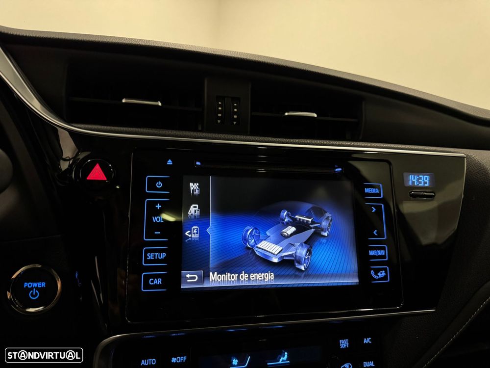 Toyota Auris Touring Sports 1.8 HSD Comfort +P.Techno+P.Sport - 39