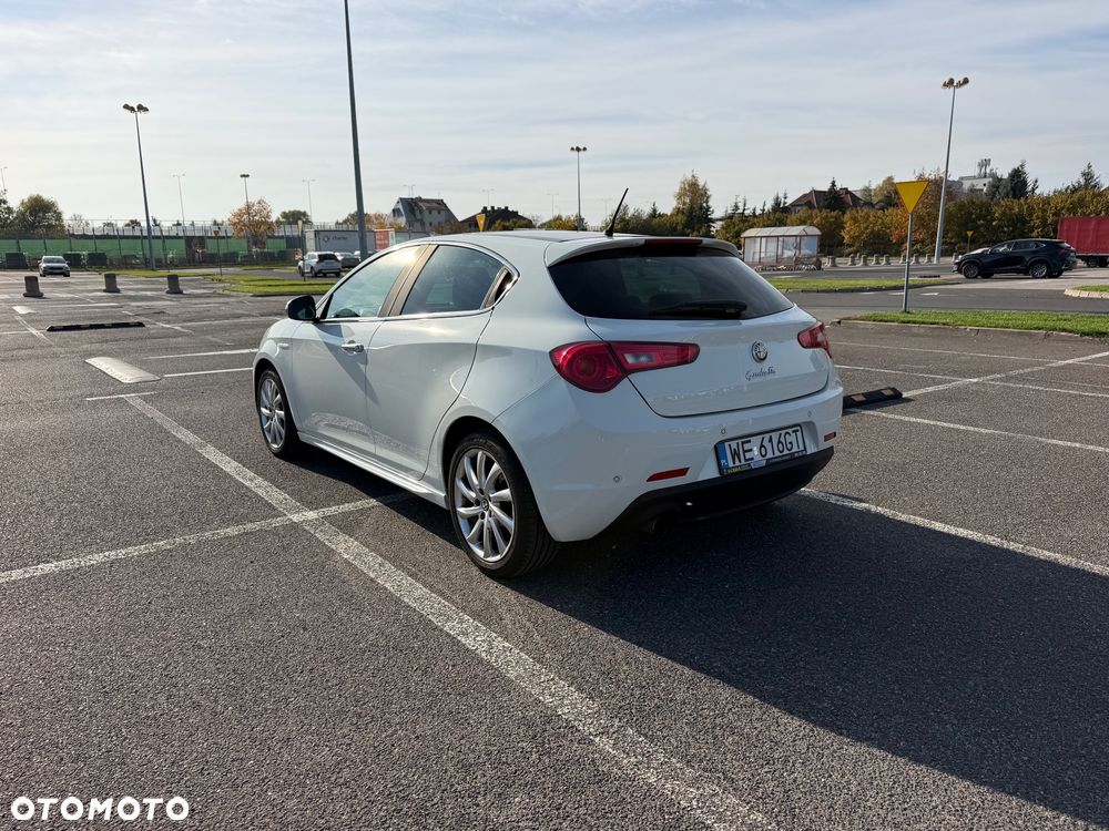Alfa Romeo Giulietta 2013 photo 4