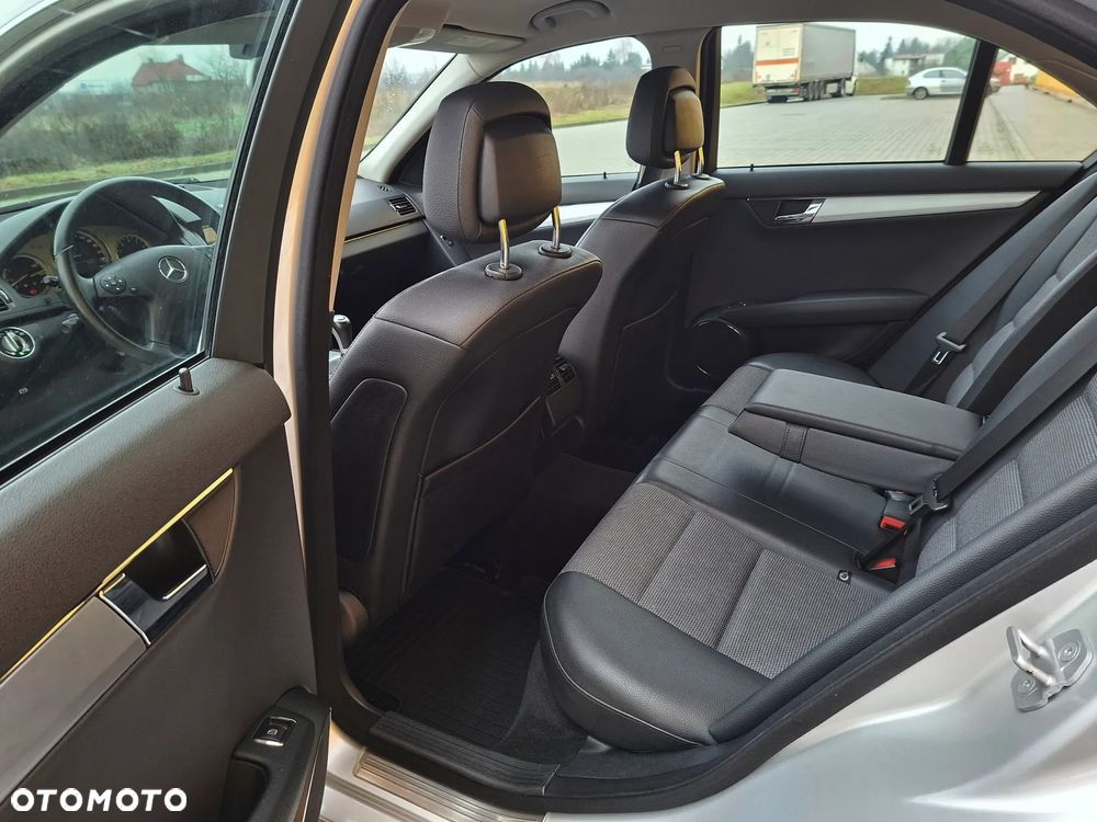 Mercedes-Benz Klasa C 180 Kompressor Avantgarde - 21