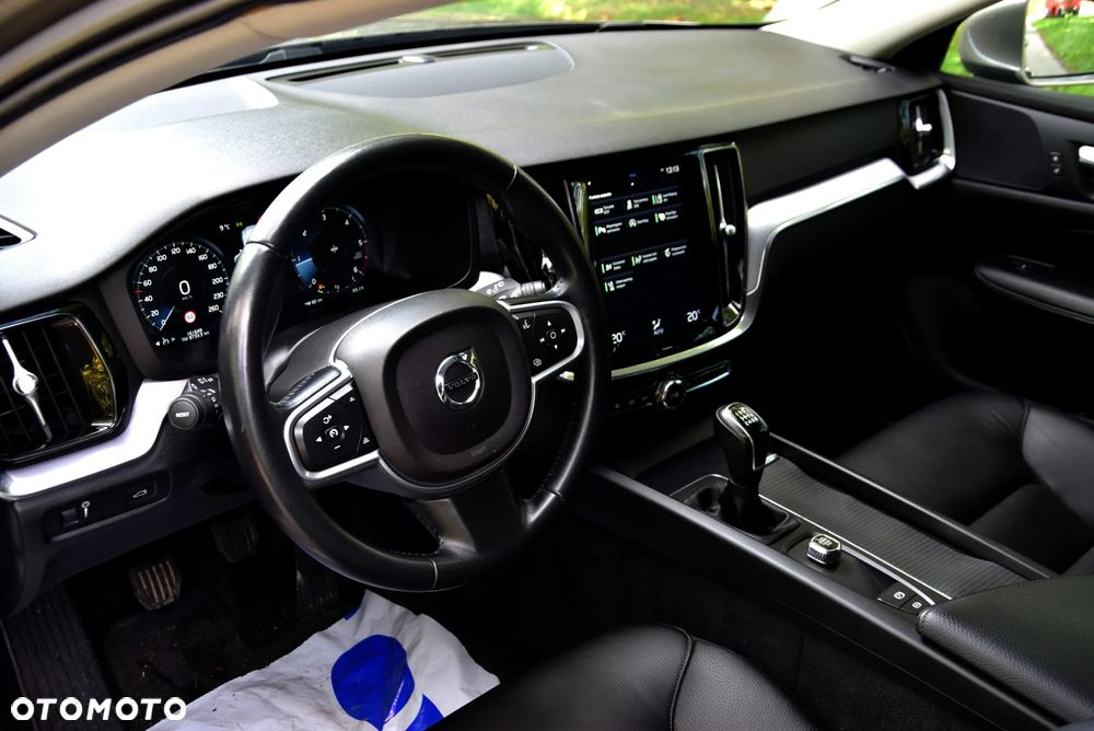 Volvo V60 D3 Momentum Pro - 13