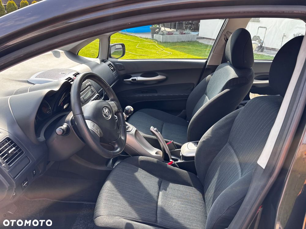 Toyota Auris 1.6 Executive - 12