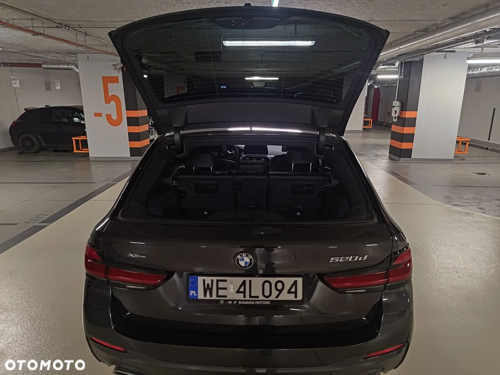BMW Seria 5 520d xDrive - 11