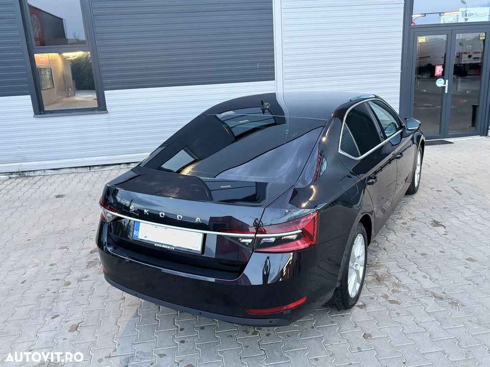 Skoda Superb 2.0 TDI DSG Ambition - 36